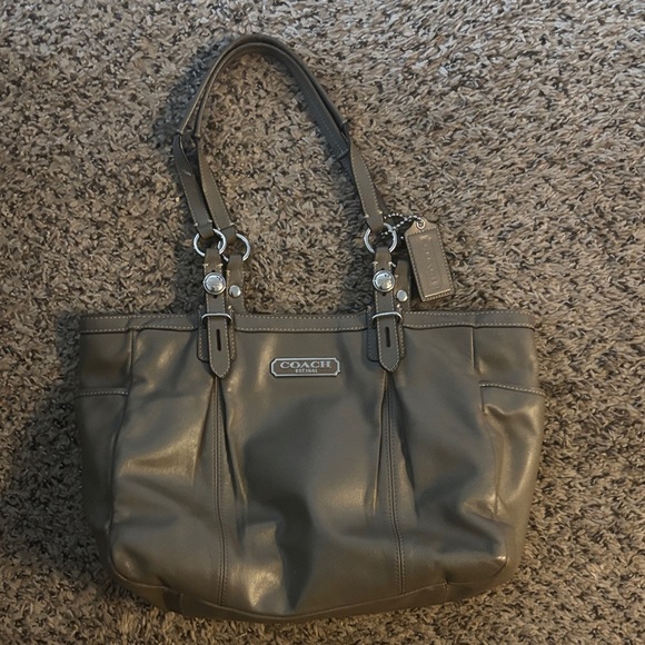 Coach Handbags - RARE LIMITED EDITION  vintage Coach Gallery Gray Tote Bag in Leather
